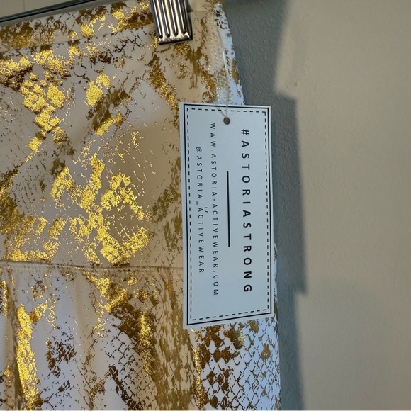 Astoria Activewear, LUXE Metallic Series Leggings, L, NWT - Picture 4 of 9